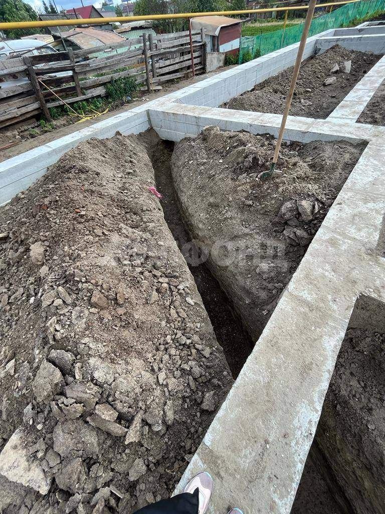 Продам земельный участок 1100 м.кв.