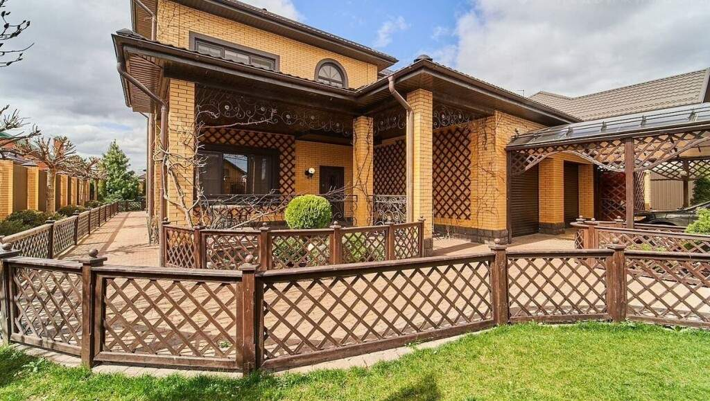 Дом на продажу в Краснодаре, Александровская улица, 43 фото №0