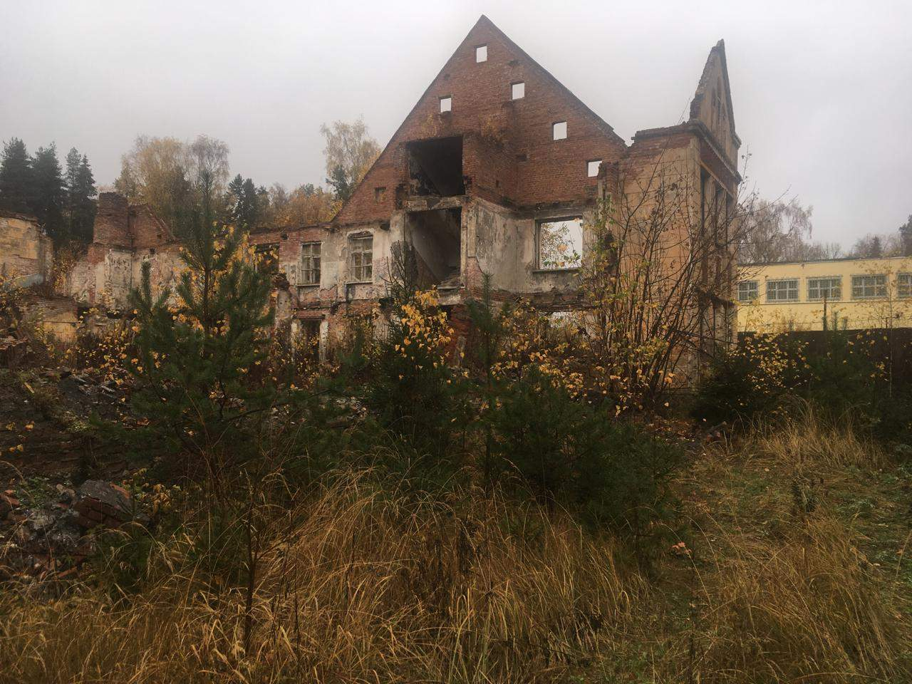 Продам торговое помещение 4945 м.кв.