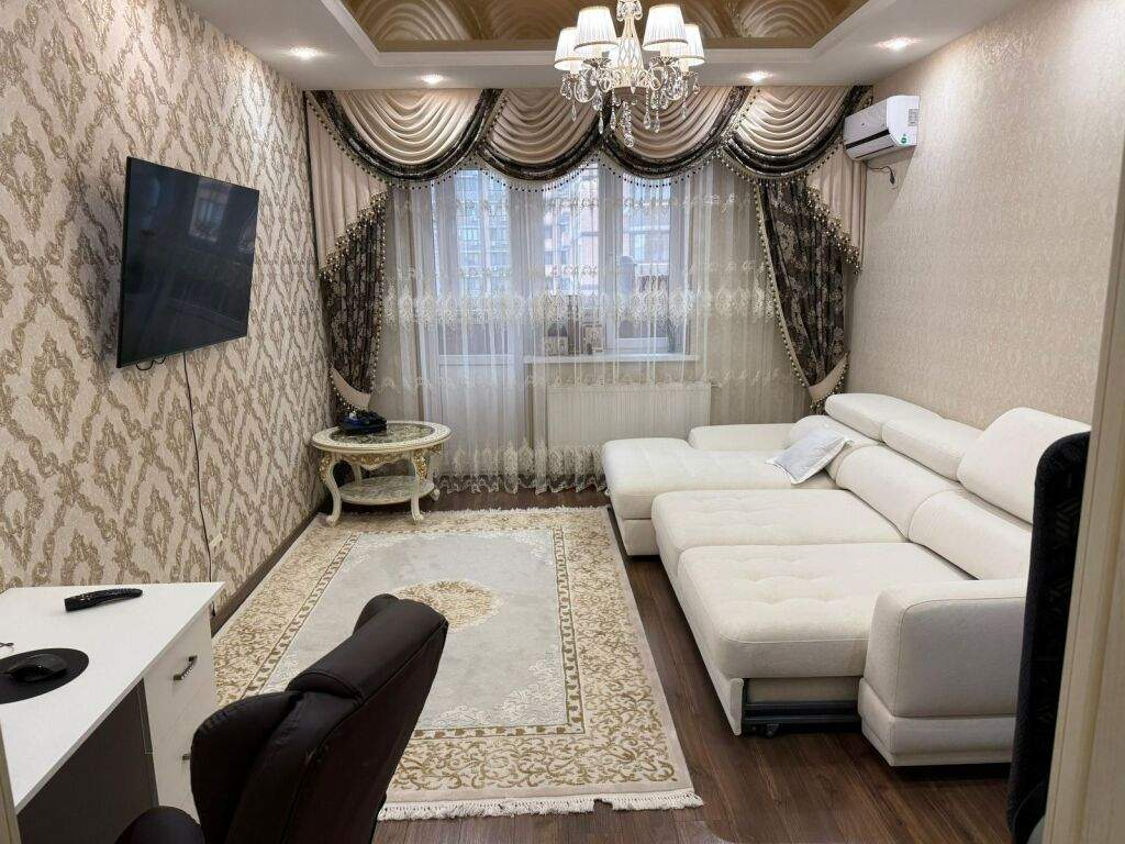 Квартира на продажу в Краснодаре, Октябрьская улица, 181/2 фото №0