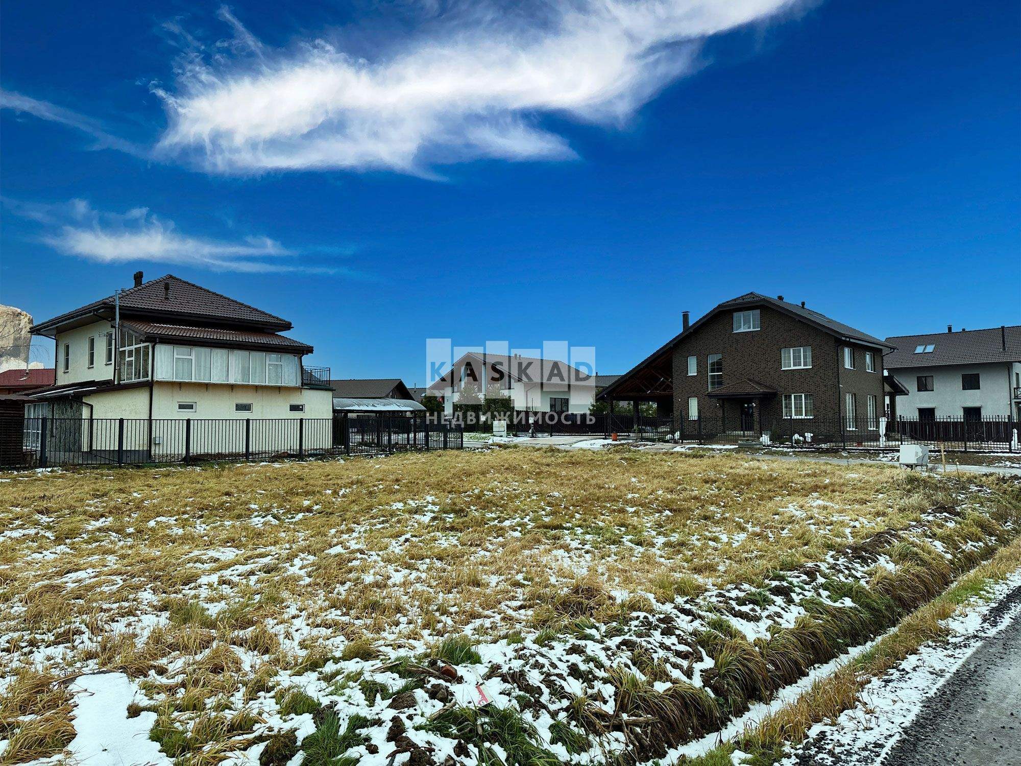 Продам земельный участок 900 м.кв.