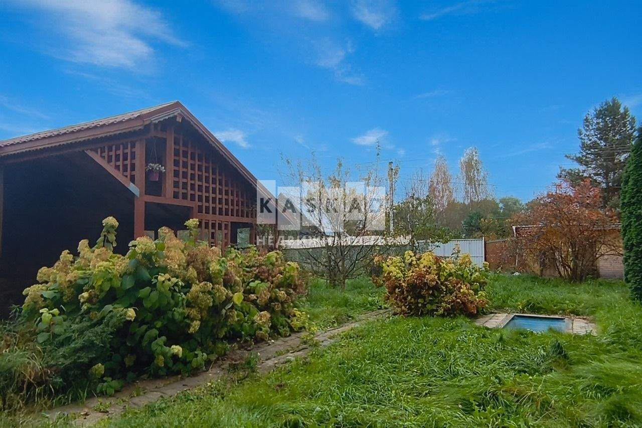 Продам земельный участок 1200 м.кв.