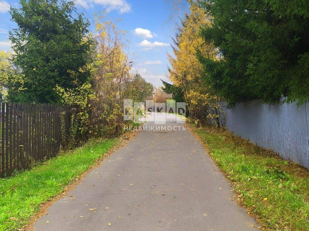 Продам земельный участок 1200 м.кв.