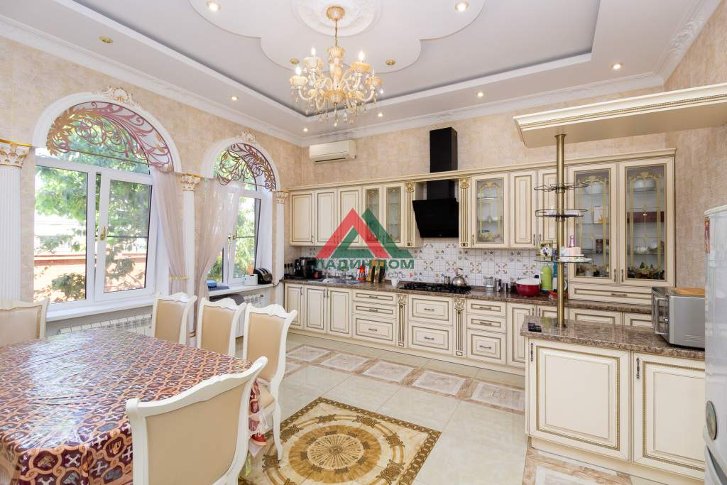 Дом на продажу в Краснодаре, им. Ковтюха улица, 28 фото №1