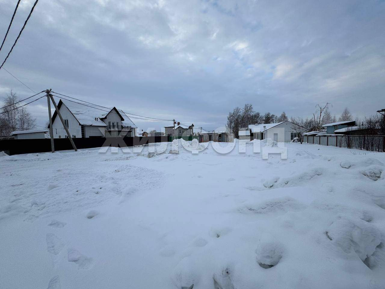 Продам земельный участок 814 м.кв.