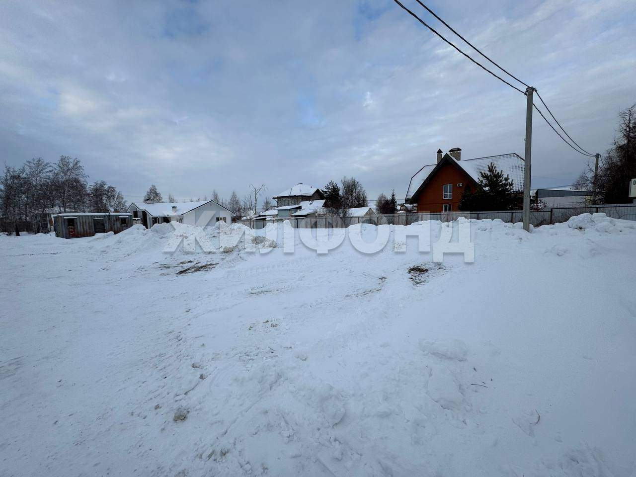 Продам земельный участок 814 м.кв.