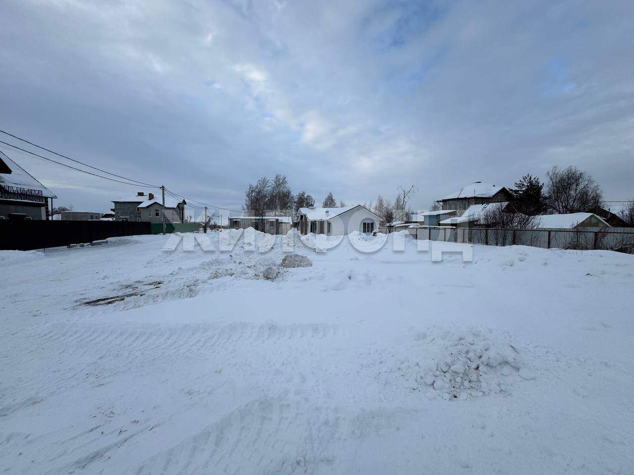 Продам земельный участок 814 м.кв.