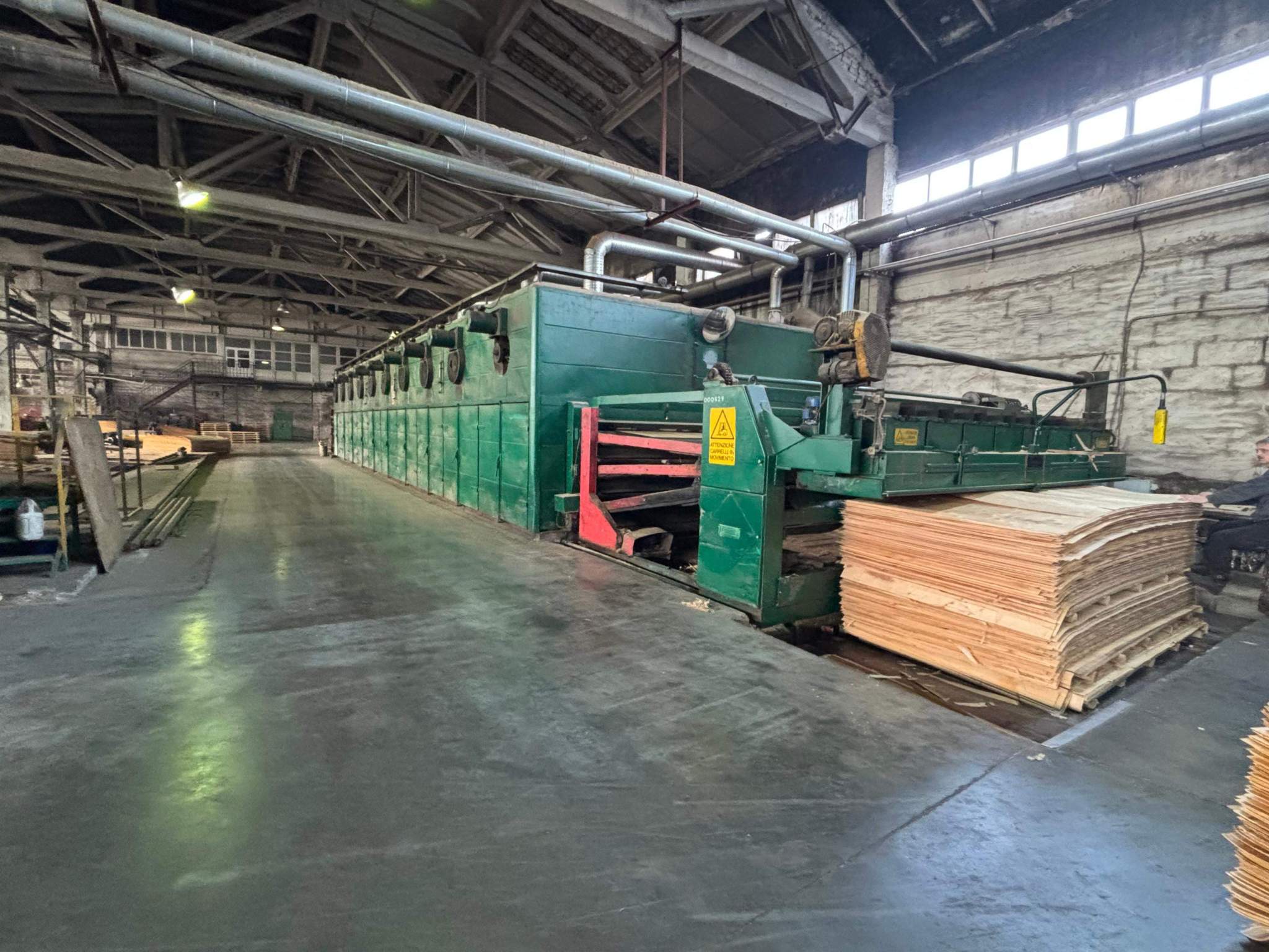 Продам торговое помещение 7058.8 м.кв.
