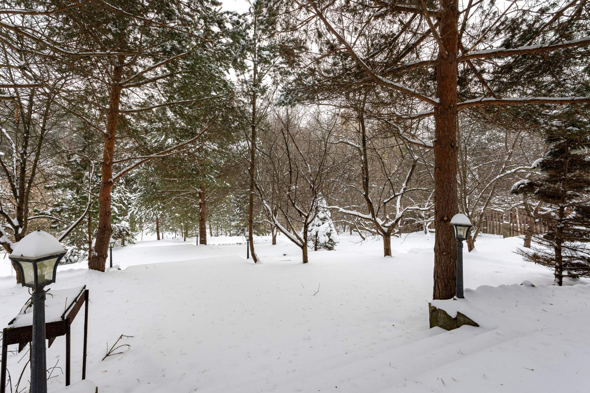 Продам земельный участок 2000 м.кв.