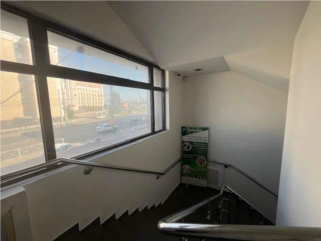 Продам торговое помещение 1180 м.кв.