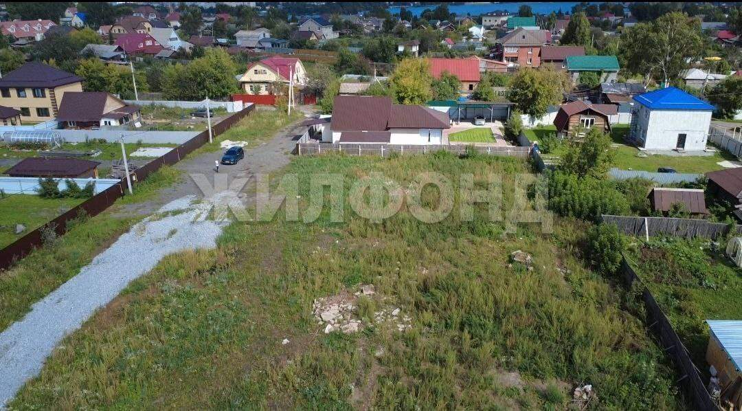 Продам земельный участок 840 м.кв.