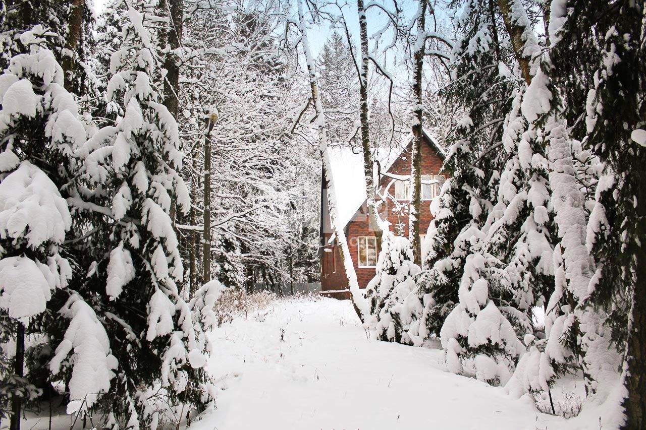 Продам земельный участок 2500 м.кв.