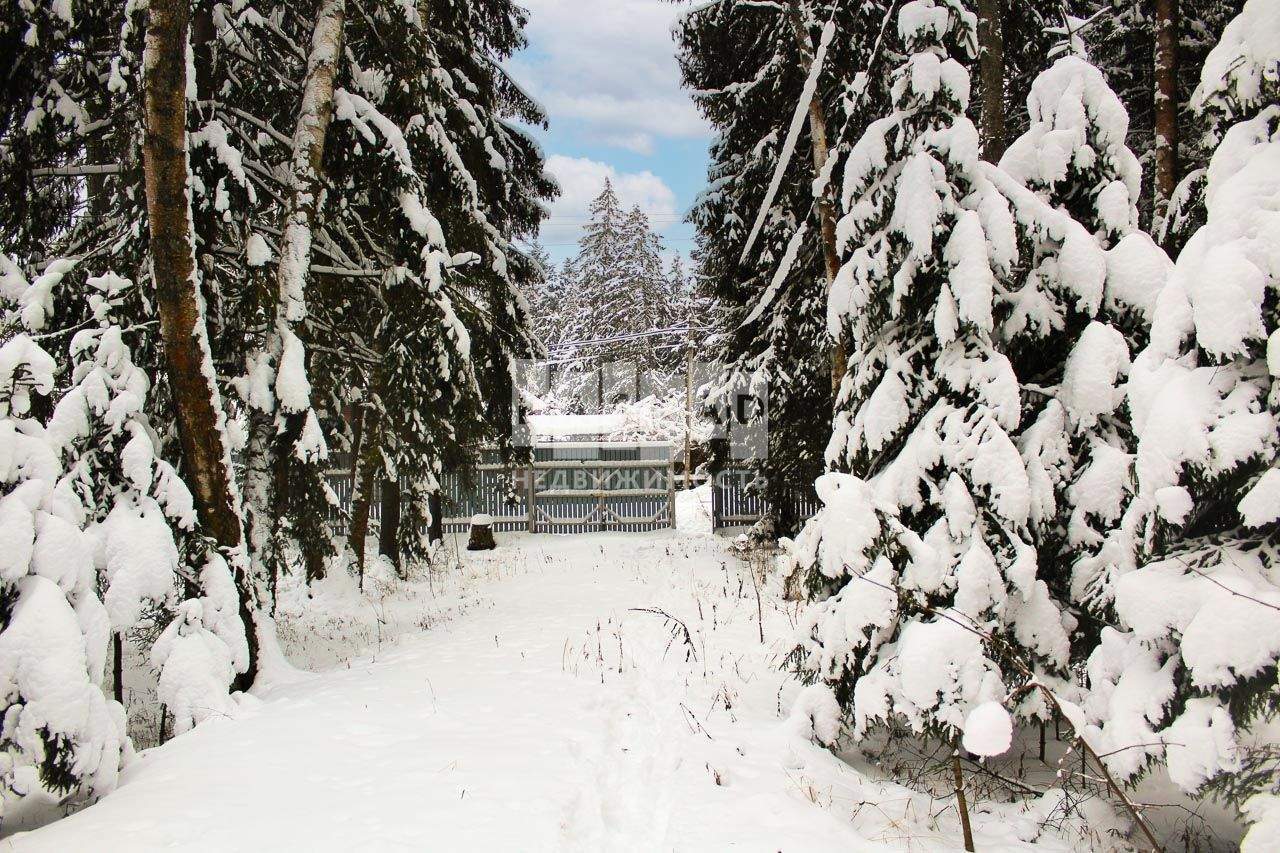 Продам земельный участок 2500 м.кв.