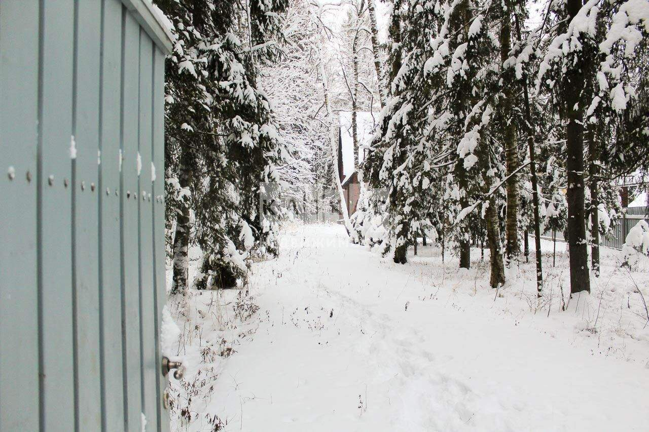 Продам земельный участок 2500 м.кв.