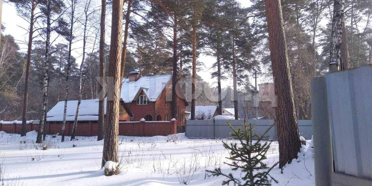 Продам земельный участок 1500 м.кв.