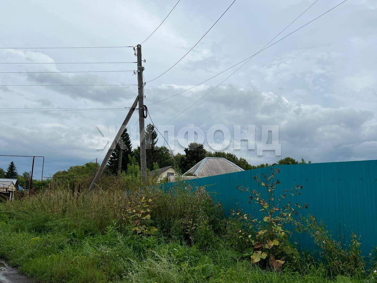 Продам земельный участок 600 м.кв.