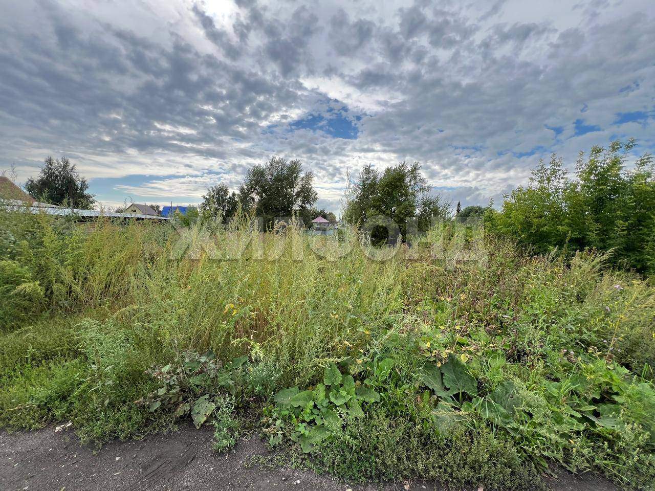 Продам земельный участок 600 м.кв.