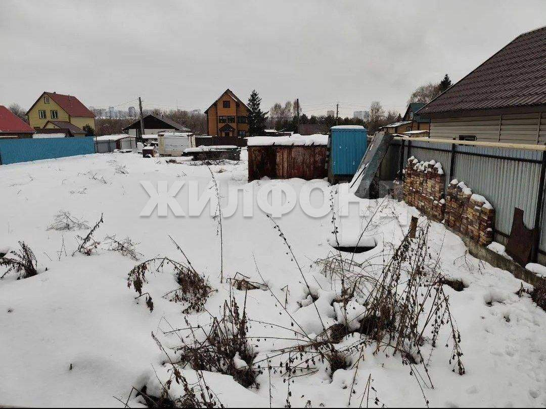 Продам земельный участок 600 м.кв.