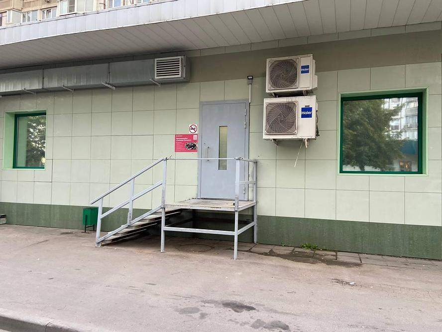 Продам магазин 2015.2 м.кв.