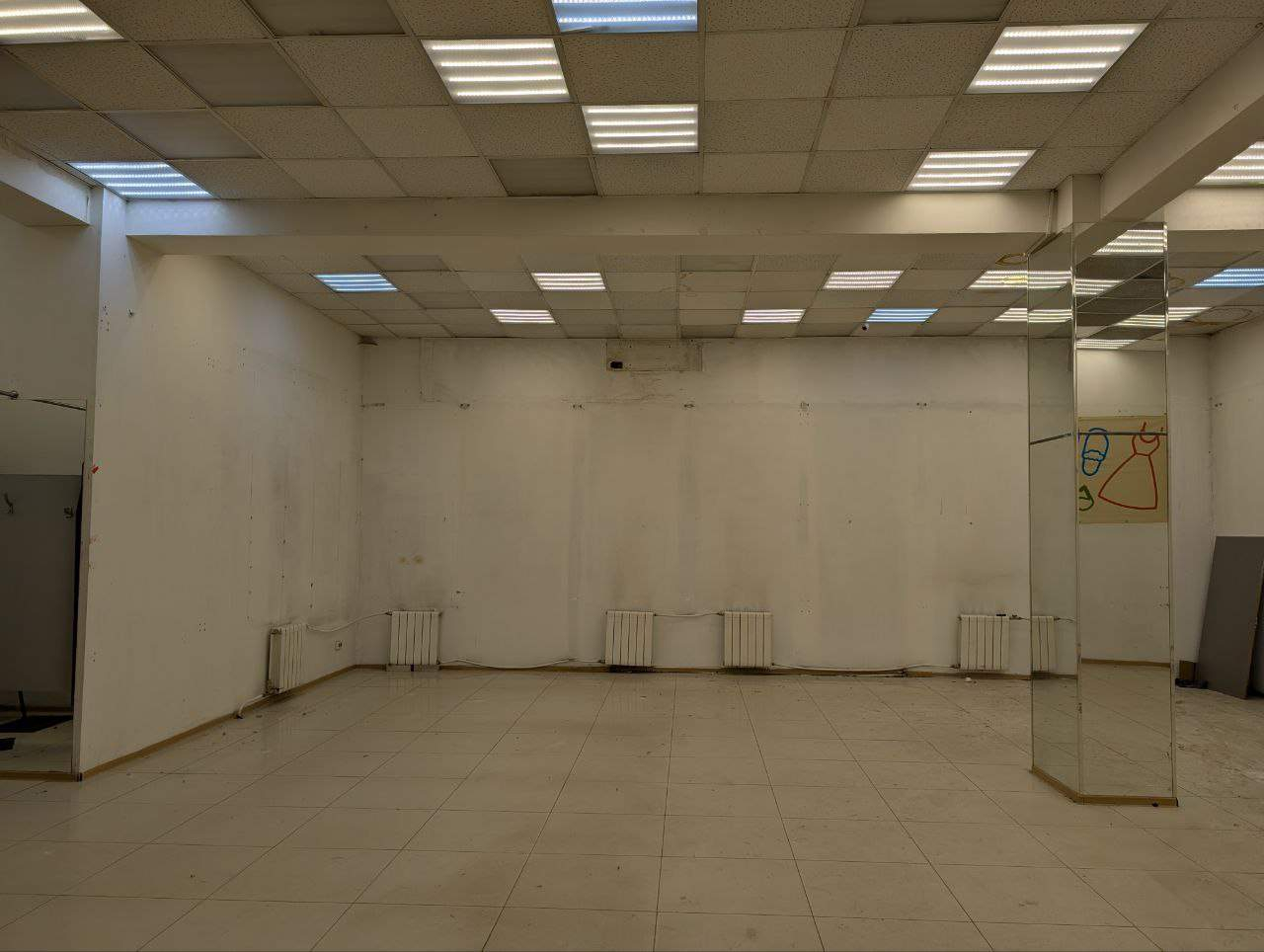 Продам магазин 271.4 м.кв.