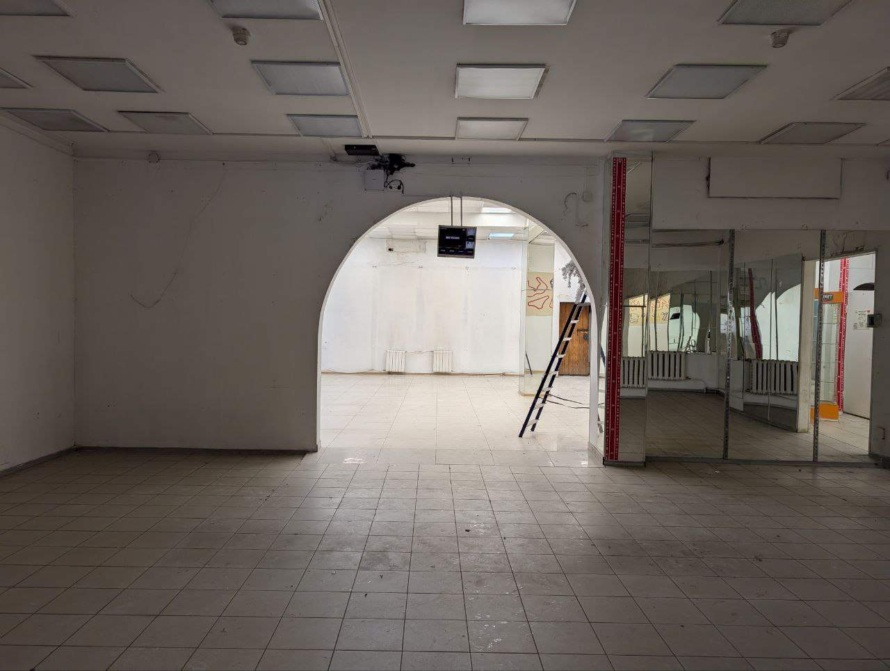 Продам магазин 271.4 м.кв.