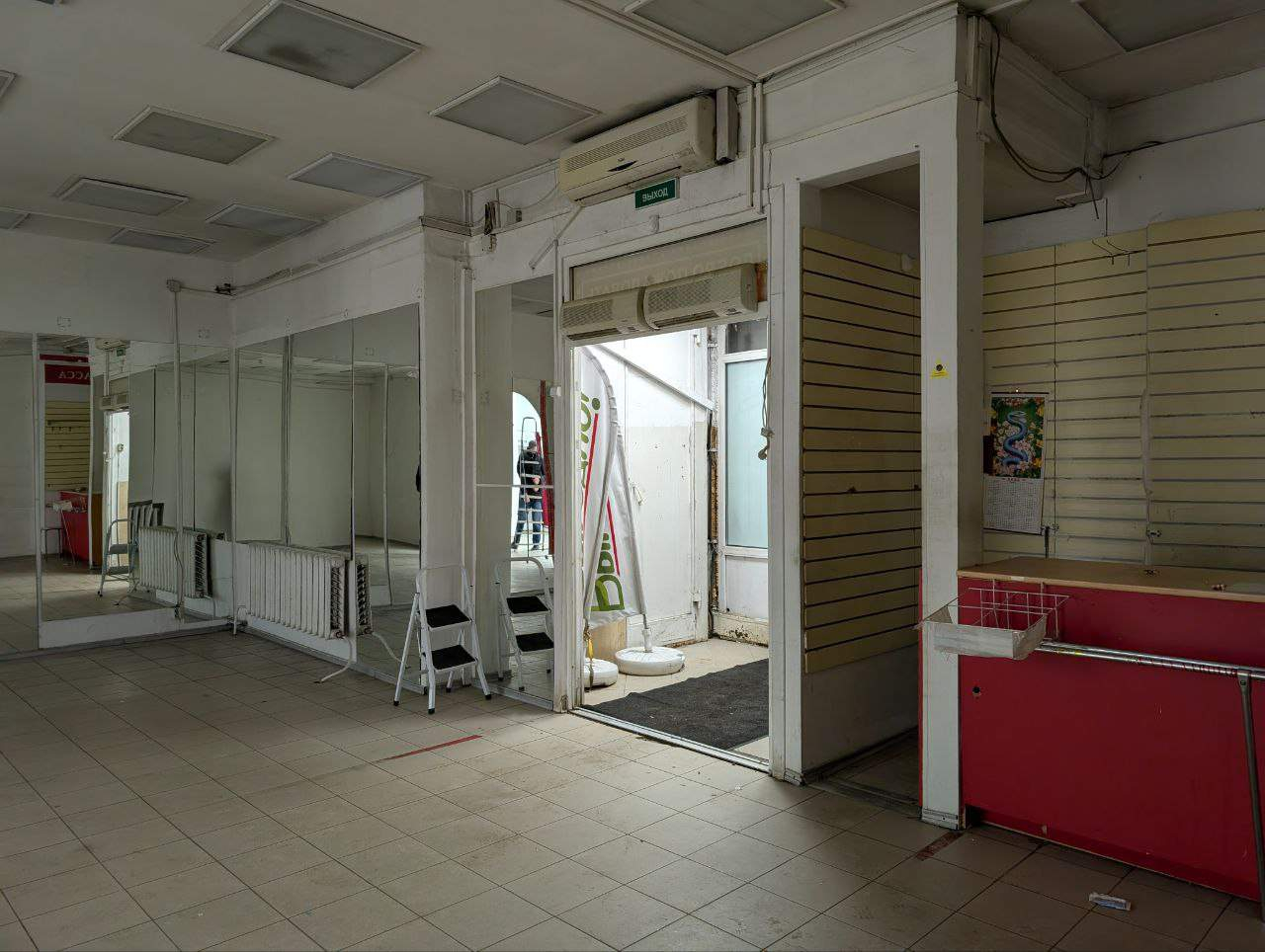 Продам магазин 271.4 м.кв.