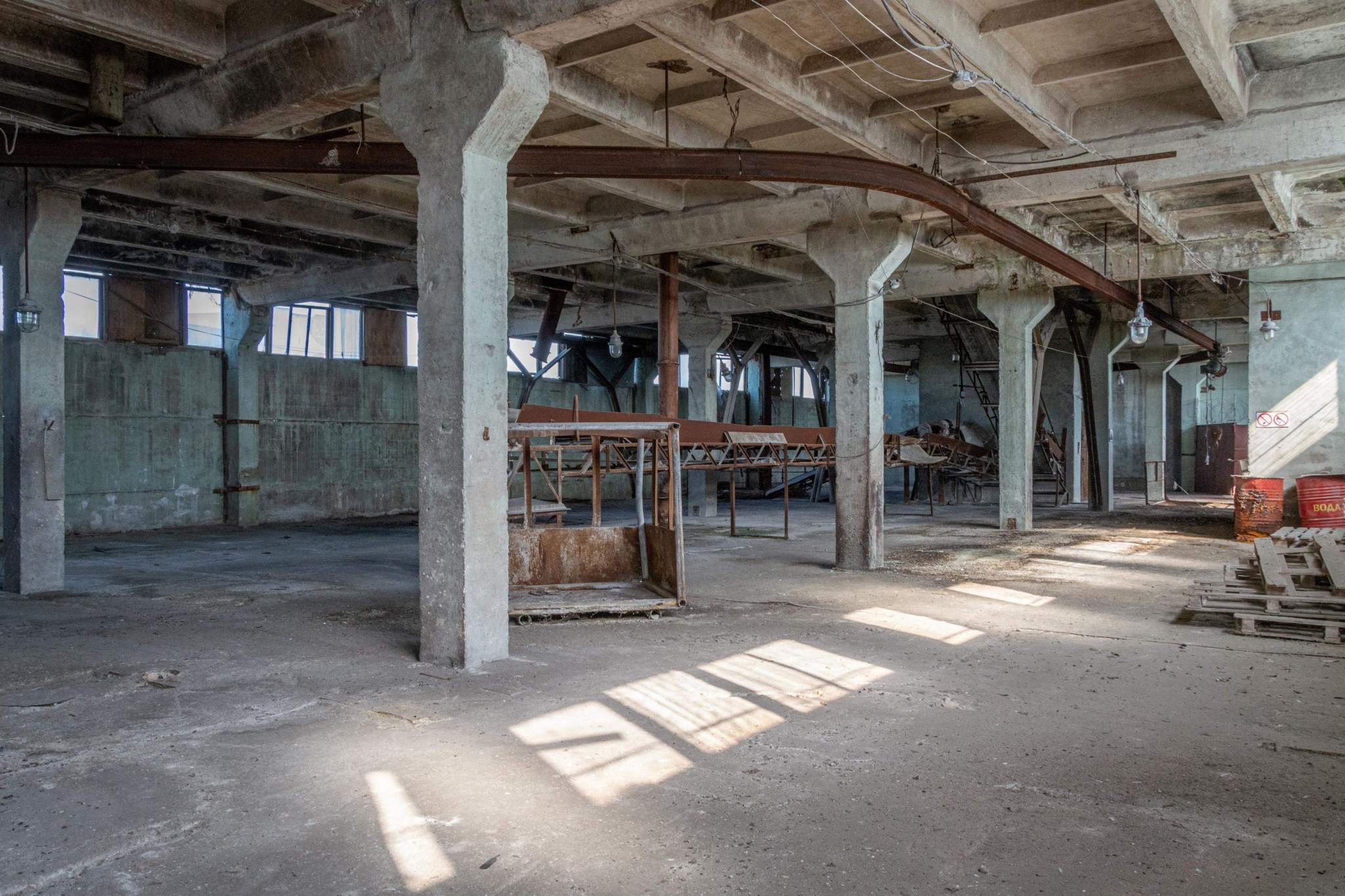 Продам торговое помещение 12279.8 м.кв.