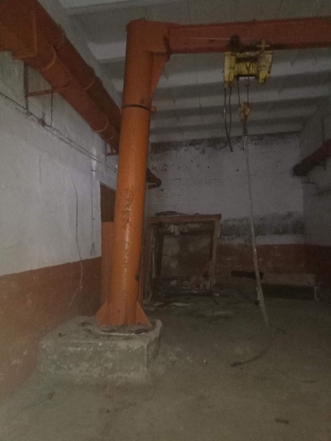 Продам торговое помещение 734.6 м.кв.