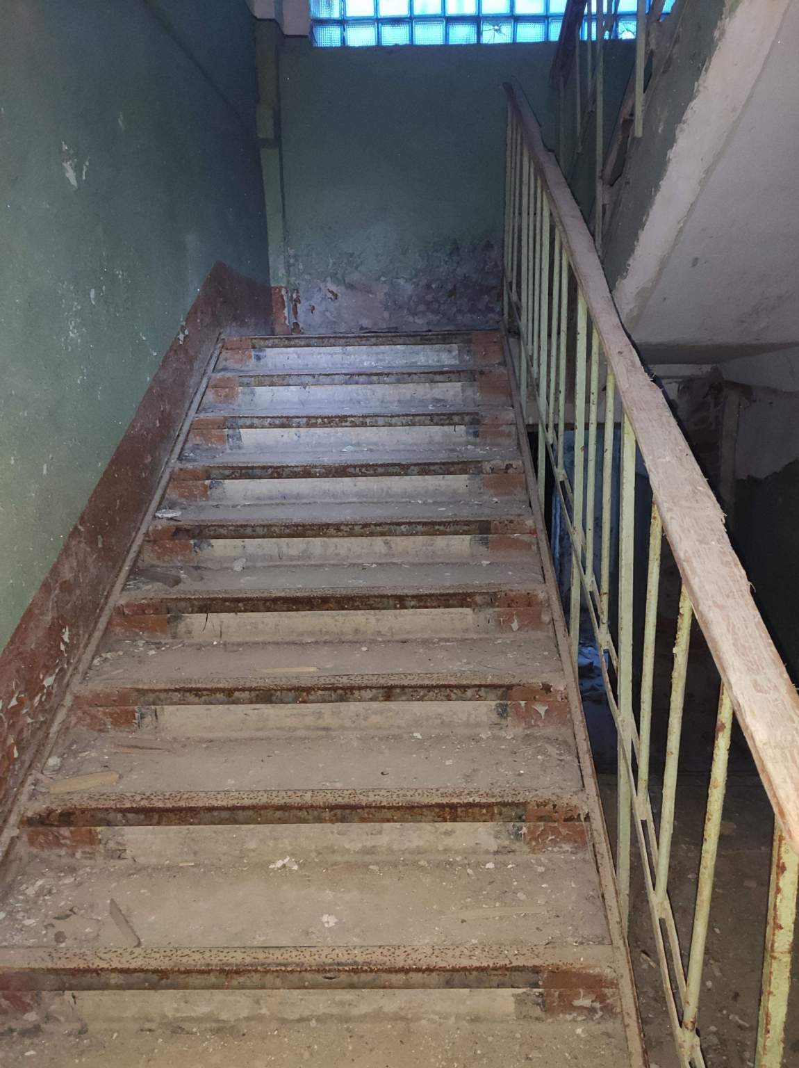 Продам торговое помещение 3764.2 м.кв.