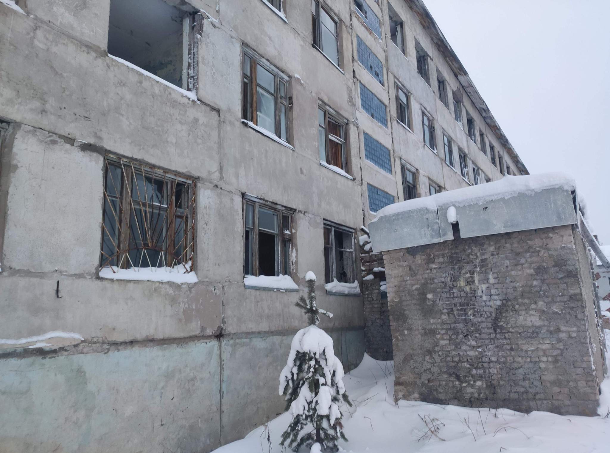 Продам торговое помещение 3764.2 м.кв.