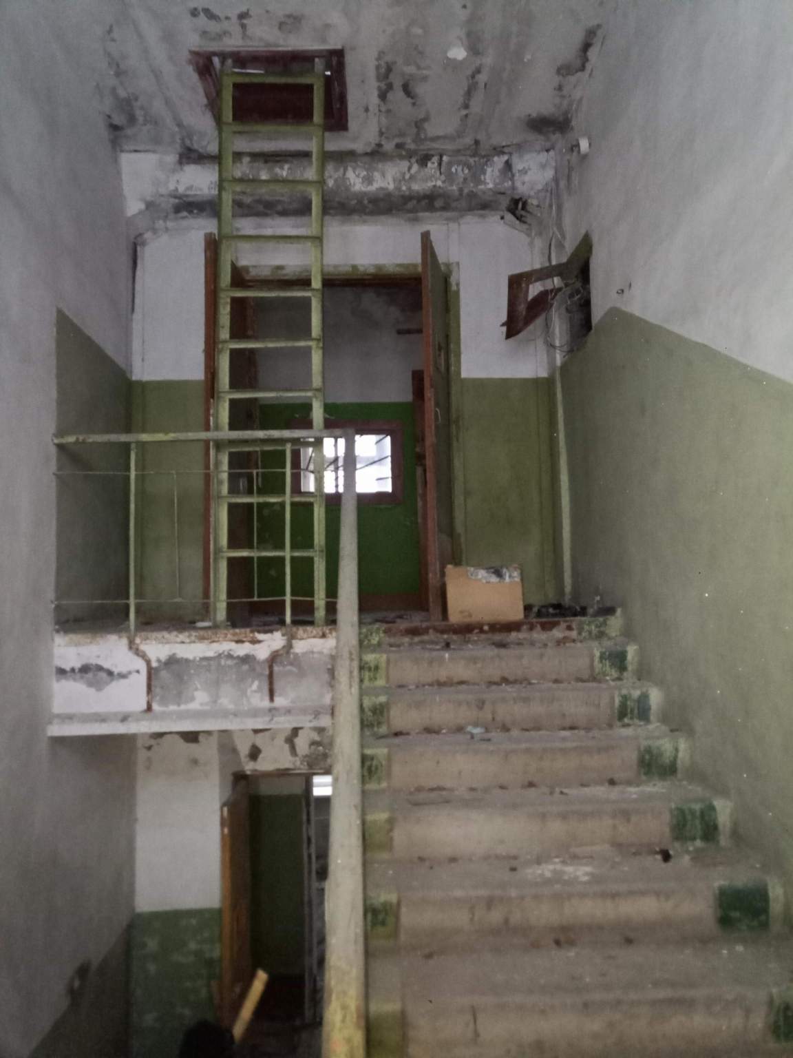 Продам торговое помещение 1123.3 м.кв.