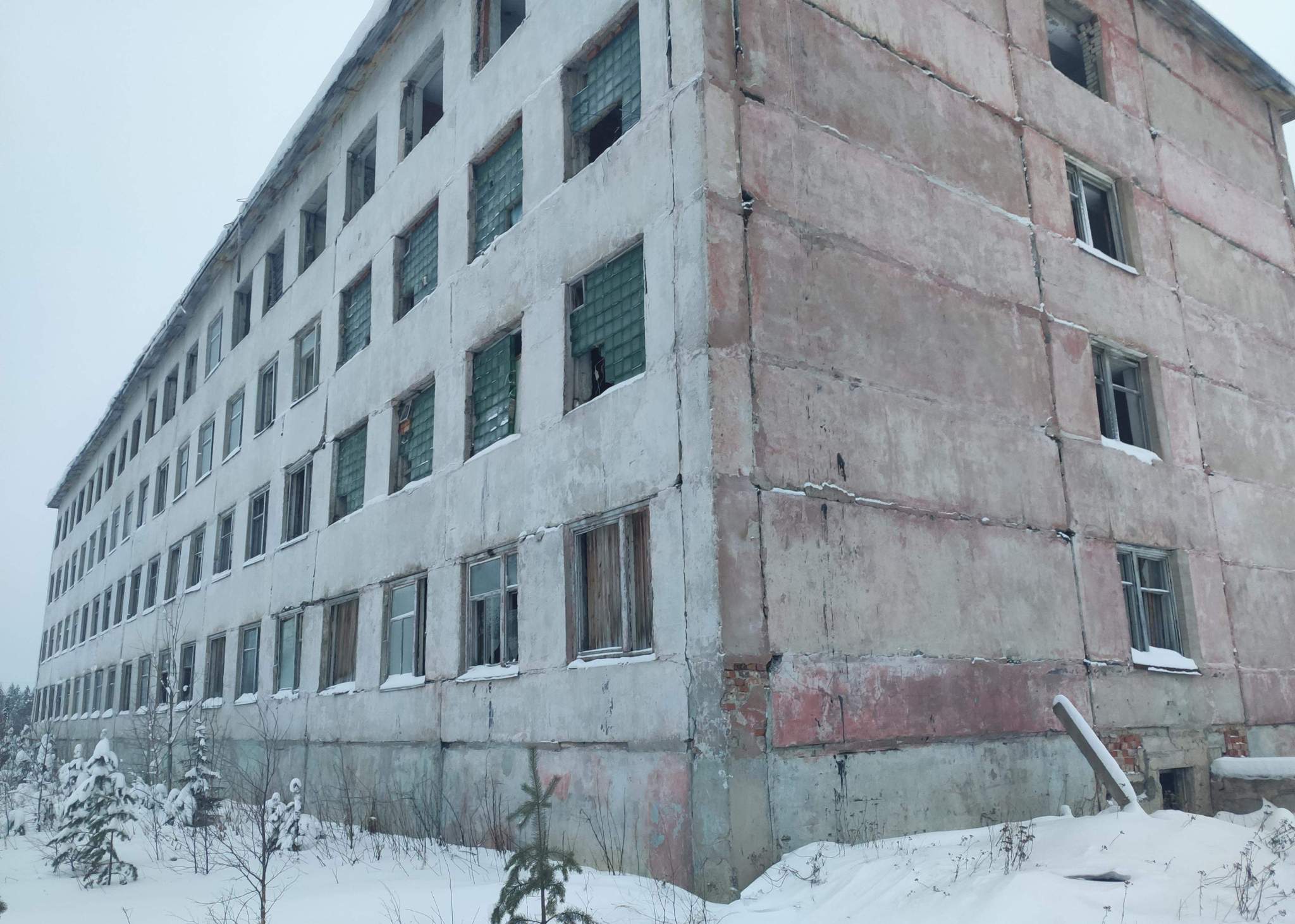 Продам торговое помещение 3764.2 м.кв.