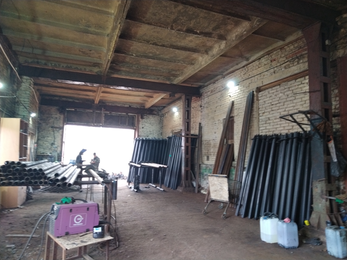 Продам торговое помещение 1864 м.кв.