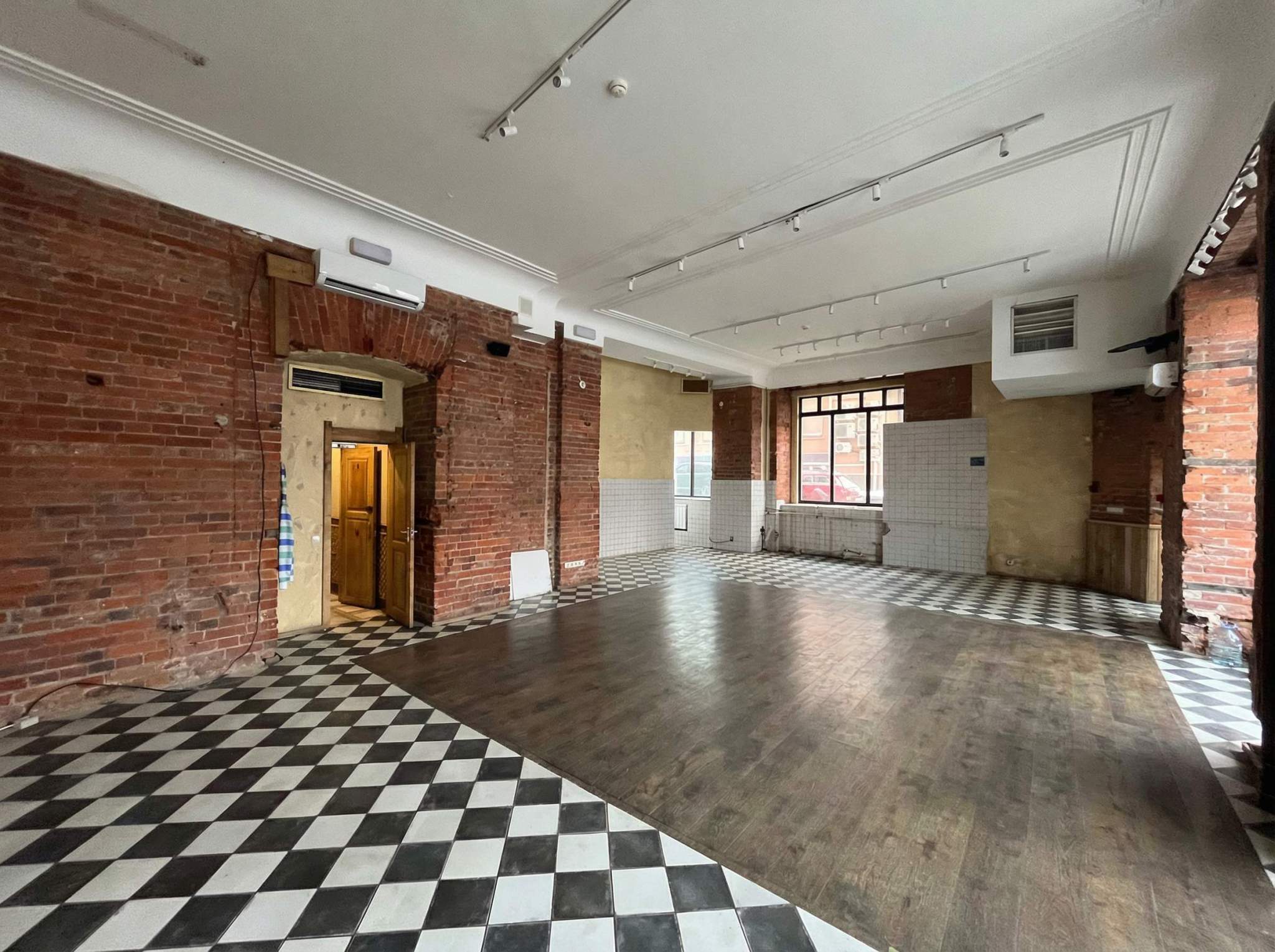 Сдам в аренду офис 165.6 м.кв.