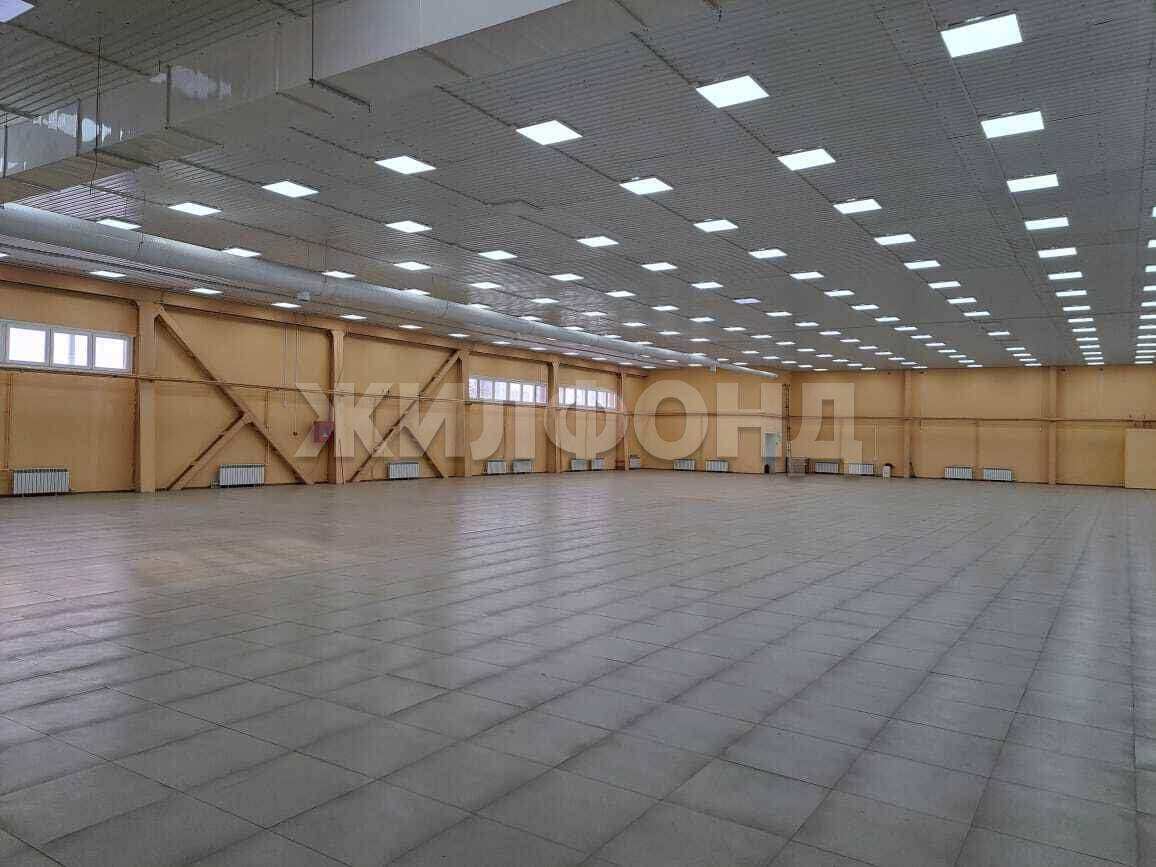 Продам магазин 1529 м.кв.