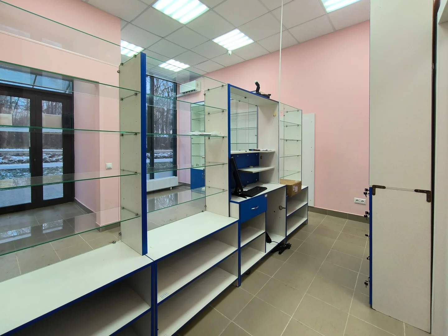 Сдам в аренду помещение свободного назначения 38.7 м.кв.