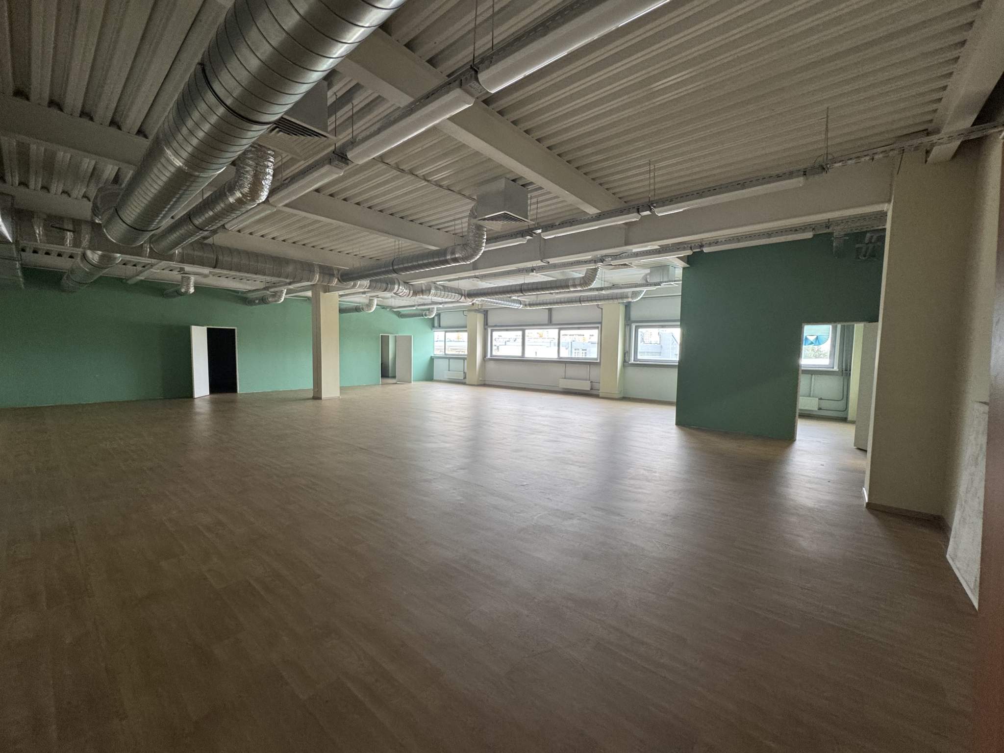 Сдам в аренду офис 241 м.кв.