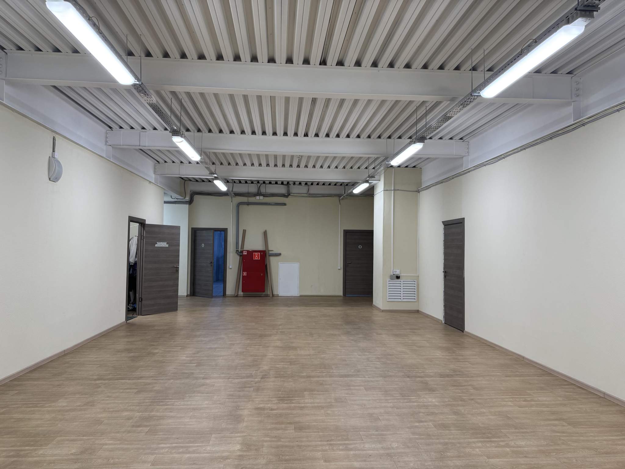 Сдам в аренду офис 241 м.кв.