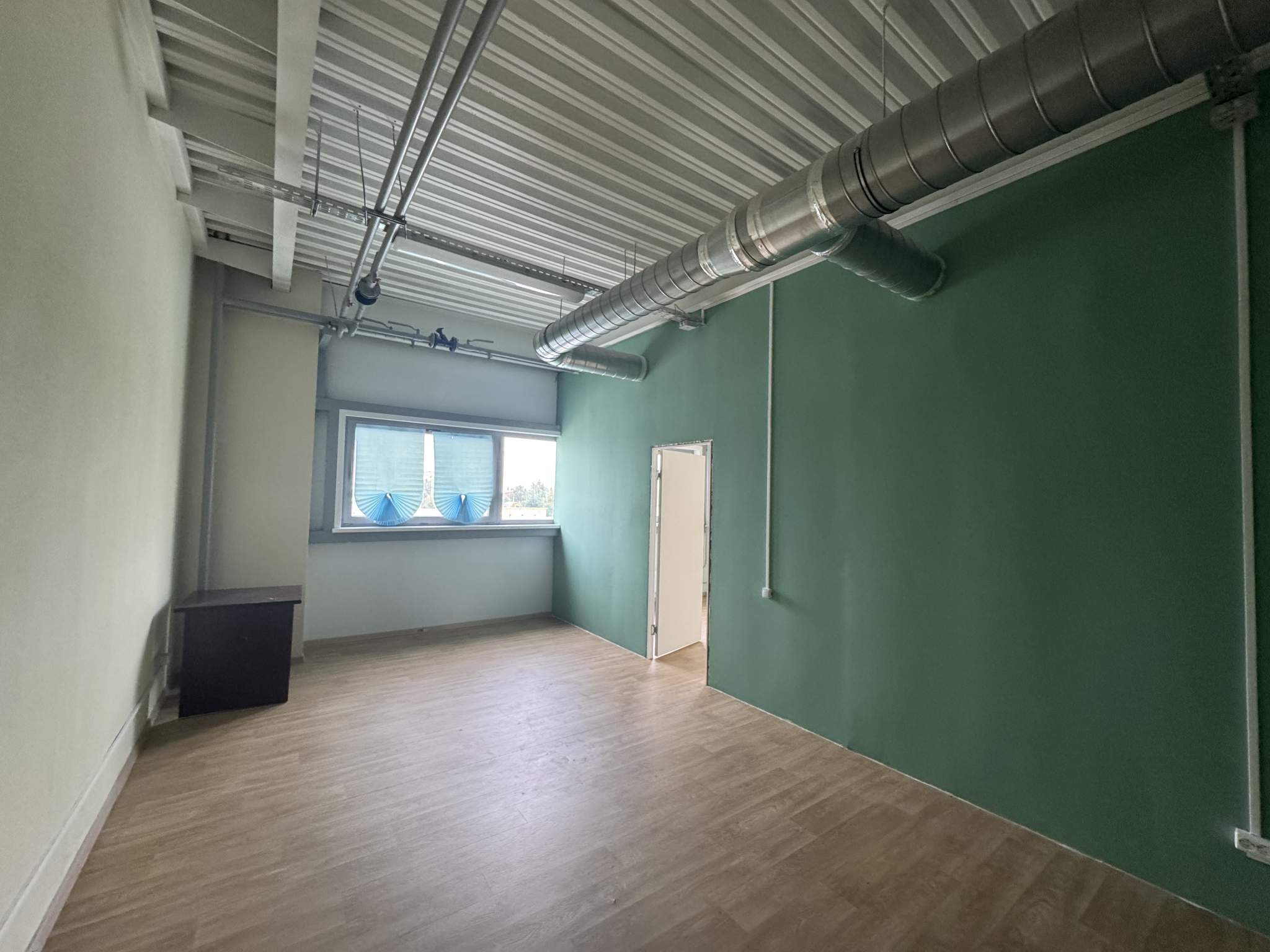 Сдам в аренду офис 241 м.кв.