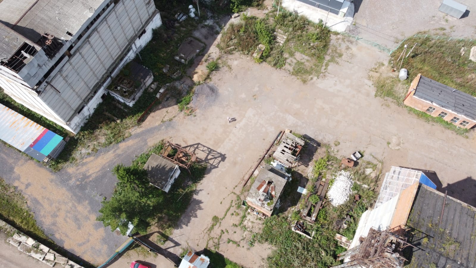 Продам торговое помещение 5000 м.кв.