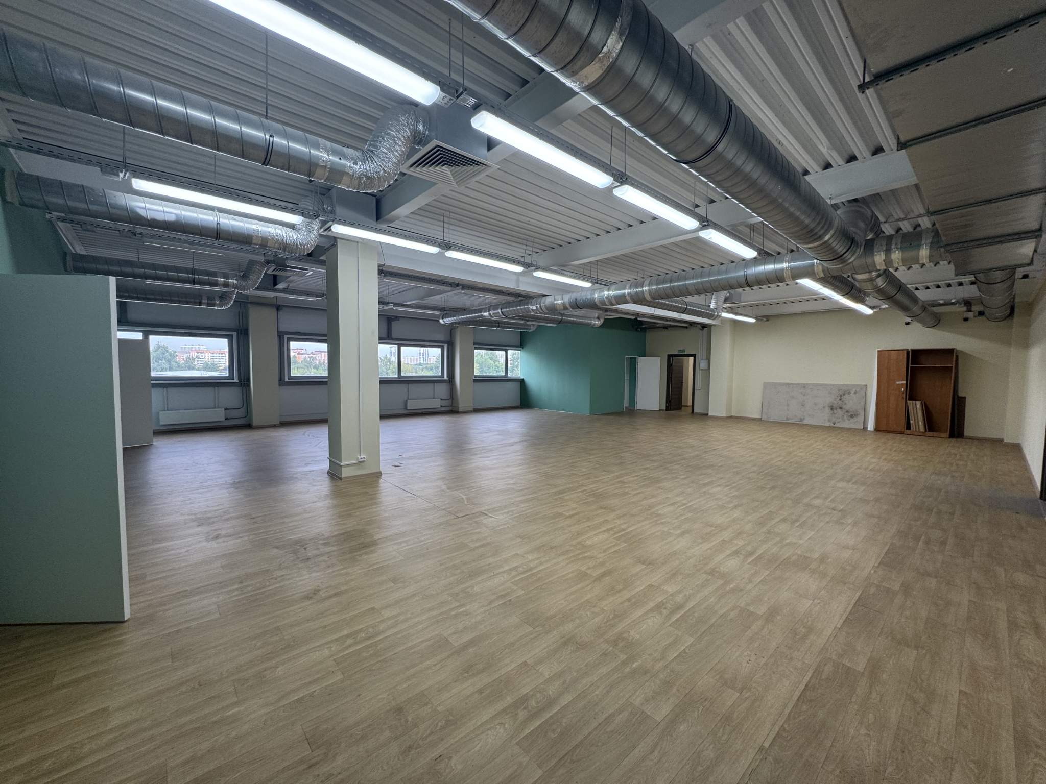 Сдам в аренду офис 241 м.кв.