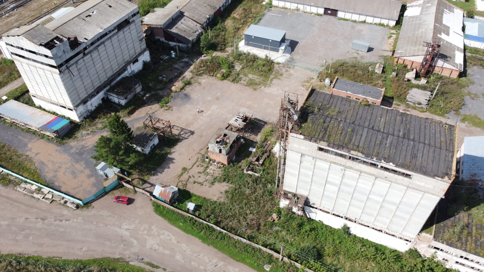 Продам торговое помещение 1700 м.кв.