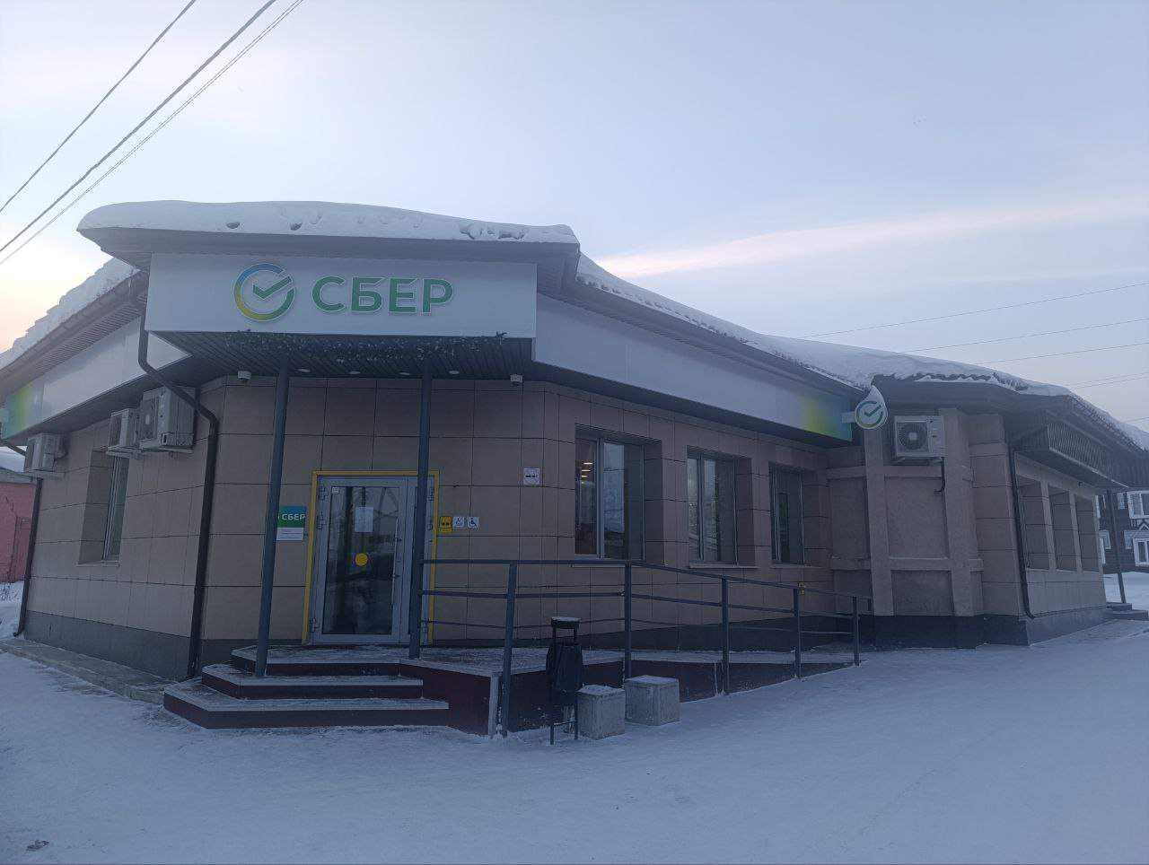 Помещение свободного назначения в аренду в Лесосибирске, 40 лет Октября улица, 1а/2 фото №0