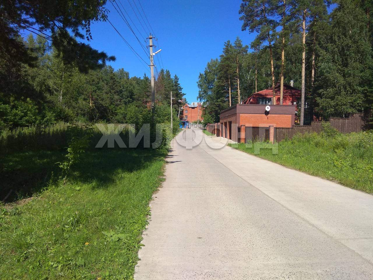 Продам земельный участок 1500 м.кв.