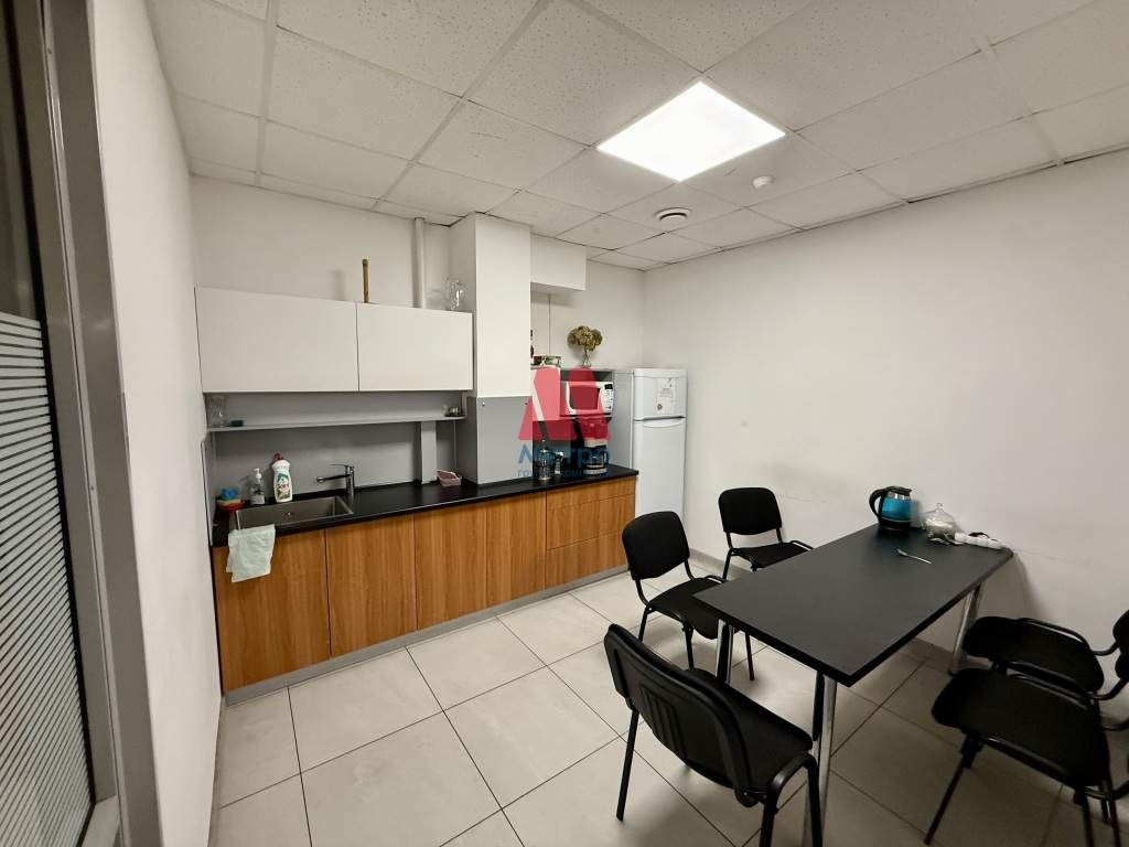 Сдам в аренду офис 300 м.кв.