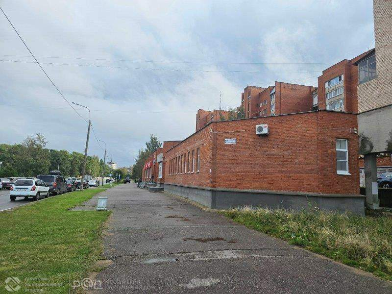 Продам торговое помещение 1315.7 м.кв.