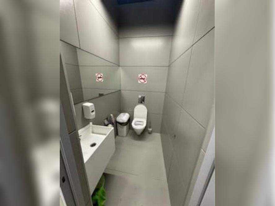 Сдам в аренду магазин 389.7 м.кв.