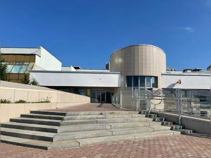 Фото: Торговое помещение 1760.2 м2 в аренду test