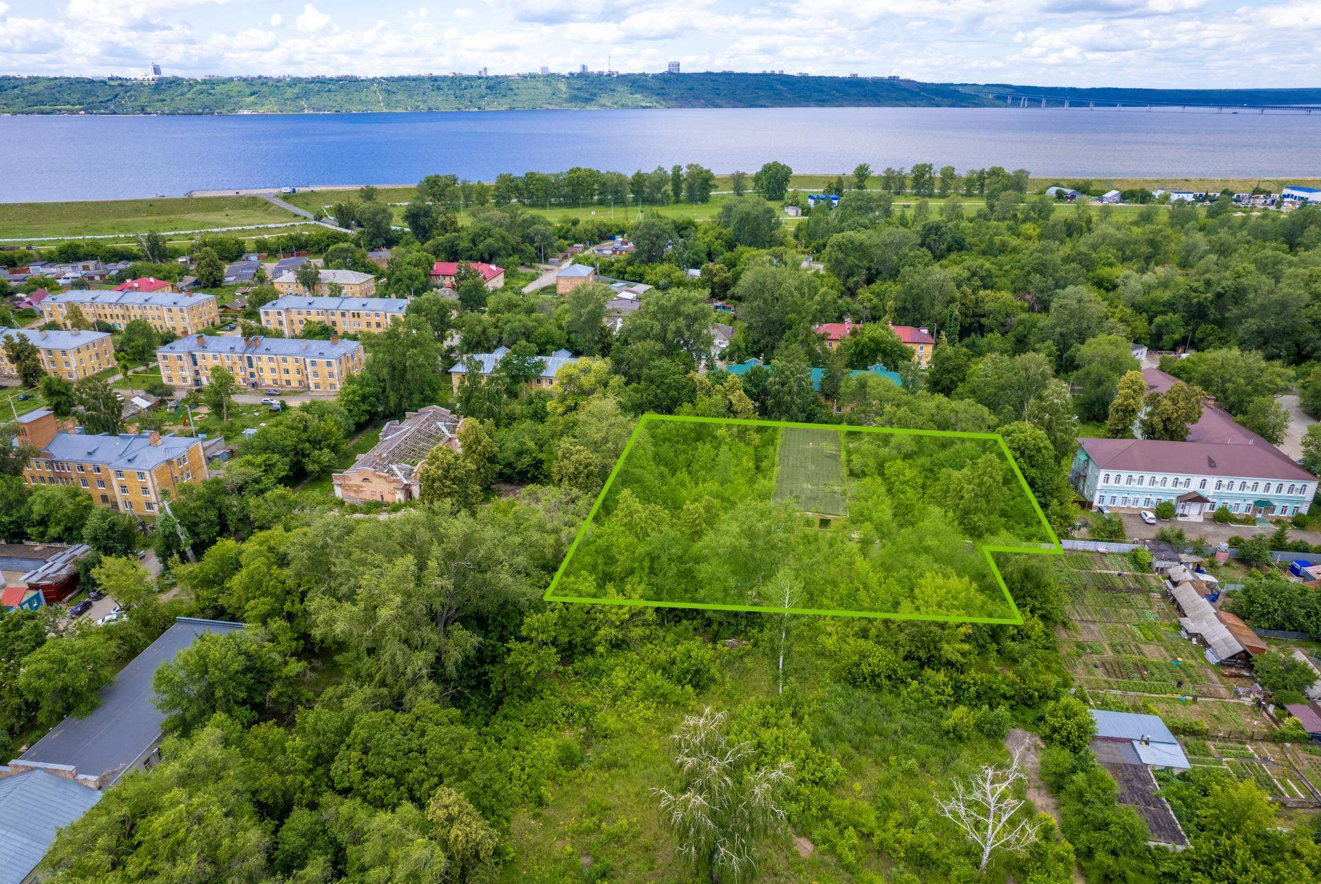 Продам торговое помещение 985.6 м.кв.