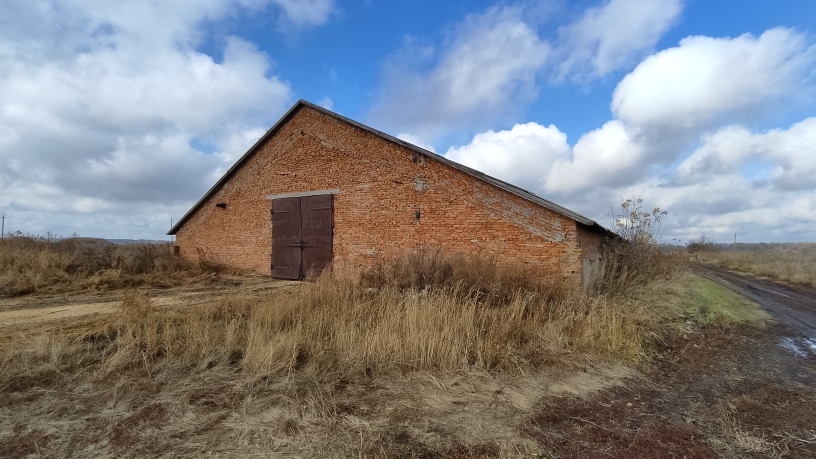 Продам торговое помещение 2026.8 м.кв.